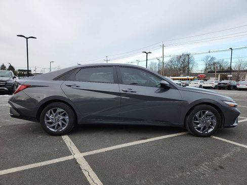 Used 2024 Hyundai Elantra SEL image 7