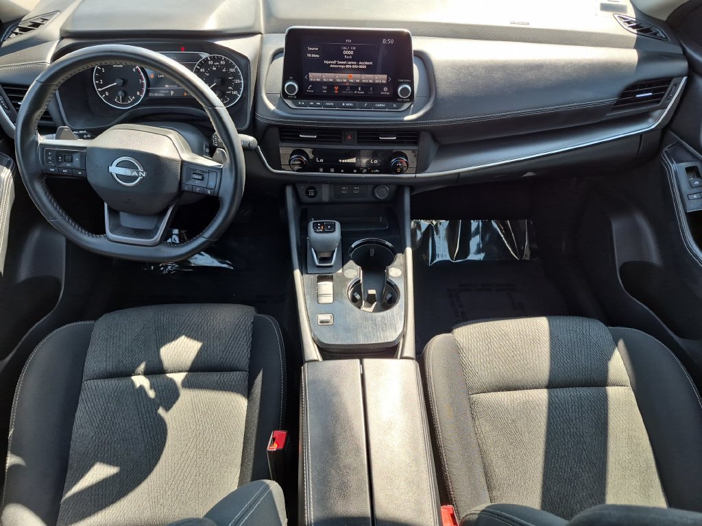 Certified 2025 Nissan Rogue SV FWD image 25