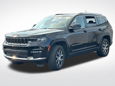 Used 2023 Jeep Grand Cherokee L Limited AWD/4WD image 6