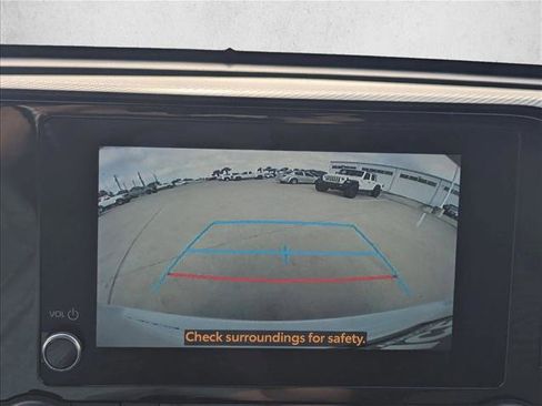 Used 2023 Toyota Highlander XSE FWD image 13