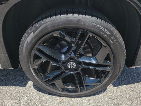 New 2026 Volkswagen Tiguan SE R-Line FWD image 32
