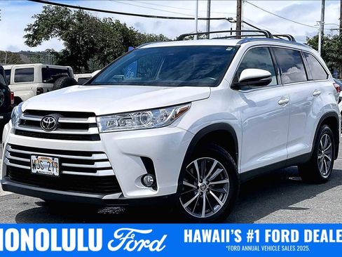 Used 2019 Toyota Highlander XLE FWD image 1