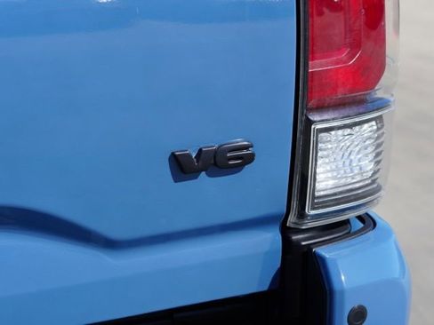 Used 2018 Toyota Tacoma TRD Pro AWD/4WD image 18