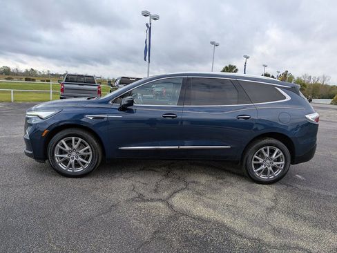 Used 2023 Buick Enclave Essence w/ Experience Buick Package image 7