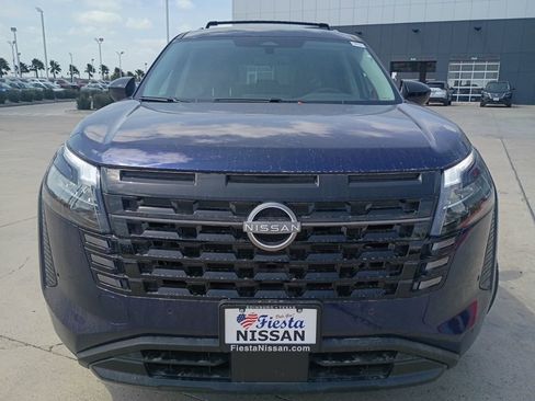 New 2026 Nissan Pathfinder SV image 2