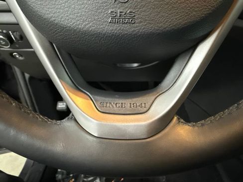 Used 2021 Jeep Grand Cherokee Laredo AWD/4WD image 32