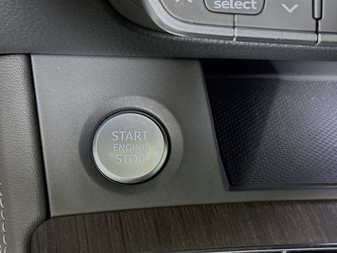 Used 2024 Audi Q5 e Premium Plus w/ Premium Plus Package image 20