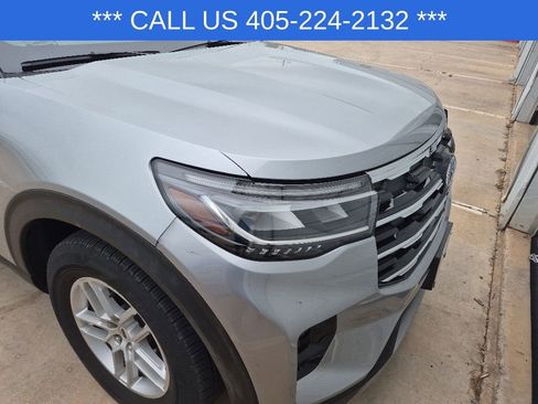 Used 2025 Ford Explorer Active w/ Active Comfort Package RWD image 17