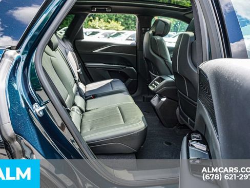 Used 2024 Cadillac Lyriq Luxury AWD/4WD image 22
