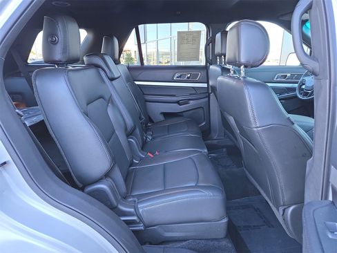 Used 2017 Ford Explorer XLT w/ Equipment Group 202A image 14