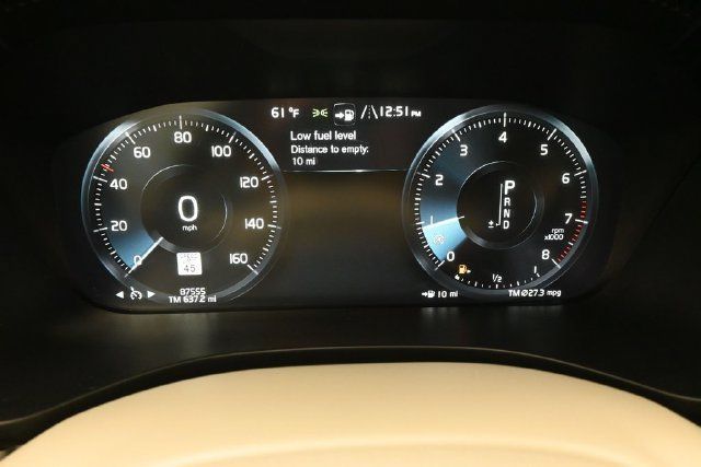 Used 2019 Volvo XC60 T5 Momentum w/ Multimedia Package FWD image 26
