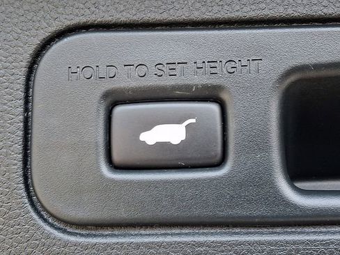 Certified 2023 Honda Pilot Touring image 31