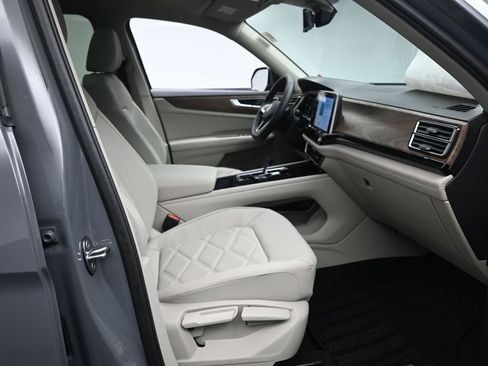 New 2026 Volkswagen Atlas SE FWD image 29