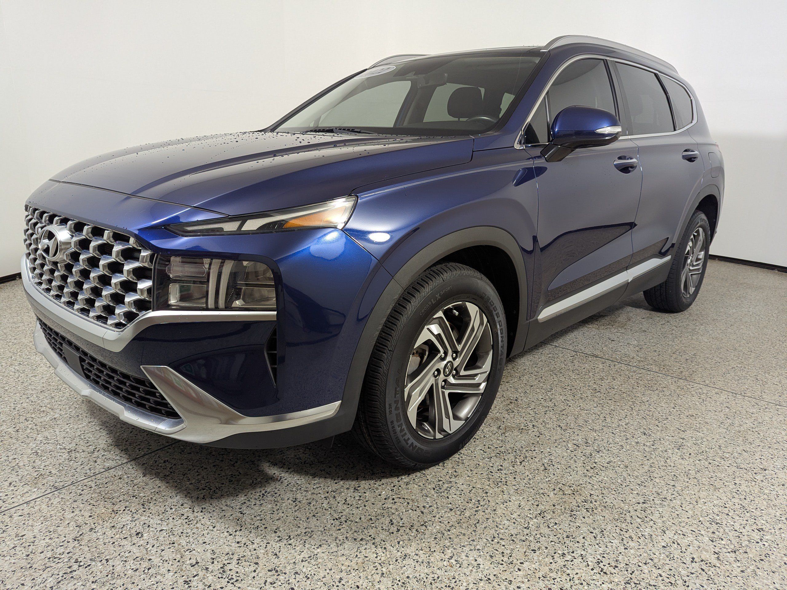 Used 2022 Hyundai Santa Fe SEL w/ Convenience + Premium Package FWD image 3