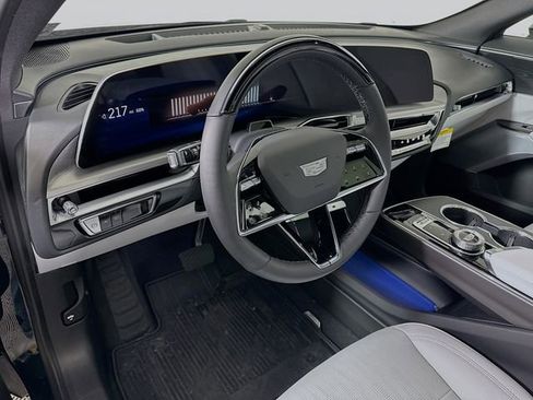 New 2026 Cadillac Lyriq Premium Luxury AWD/4WD image 7
