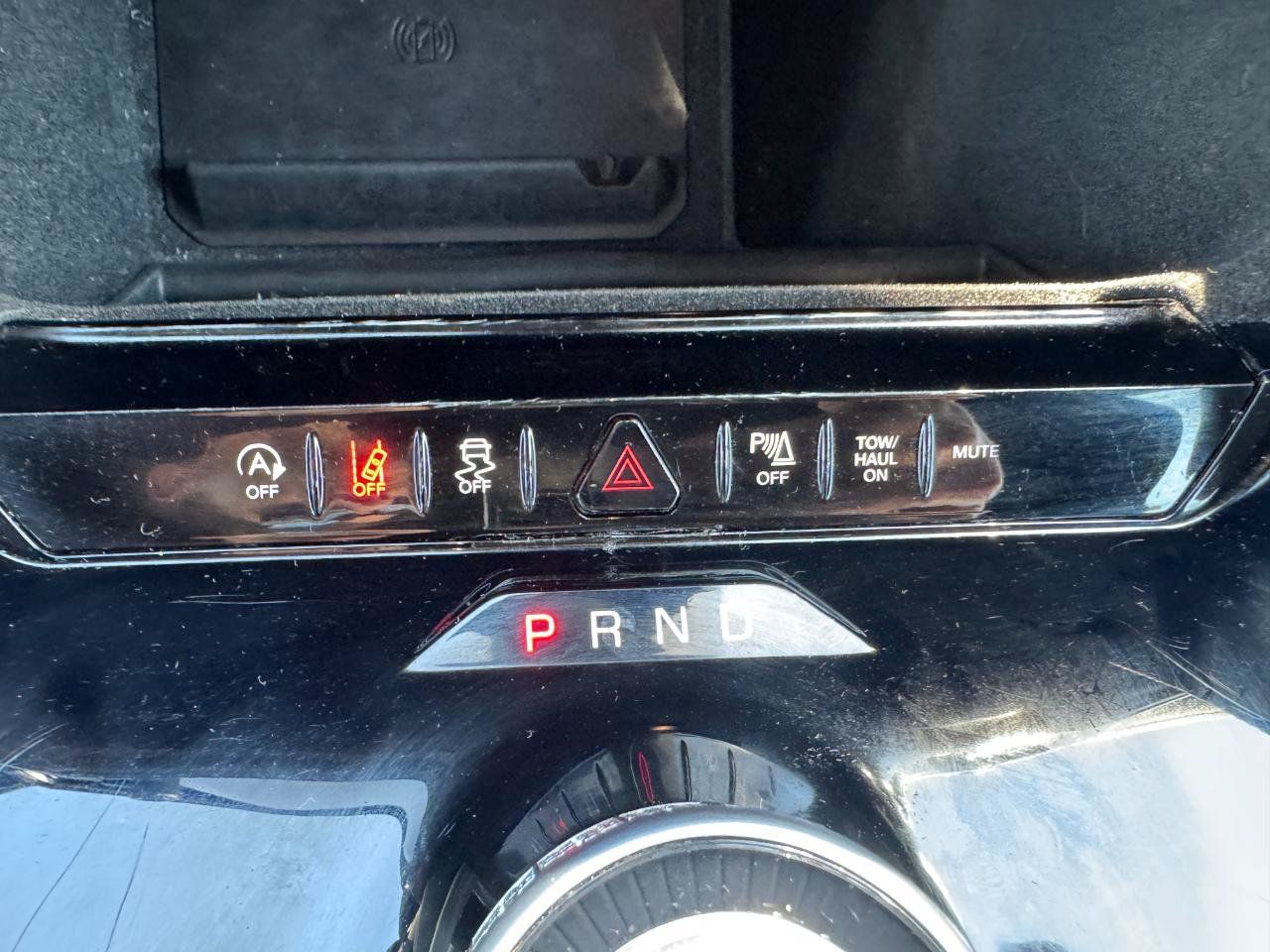 Used 2024 Jeep Wagoneer L Series II RWD image 36