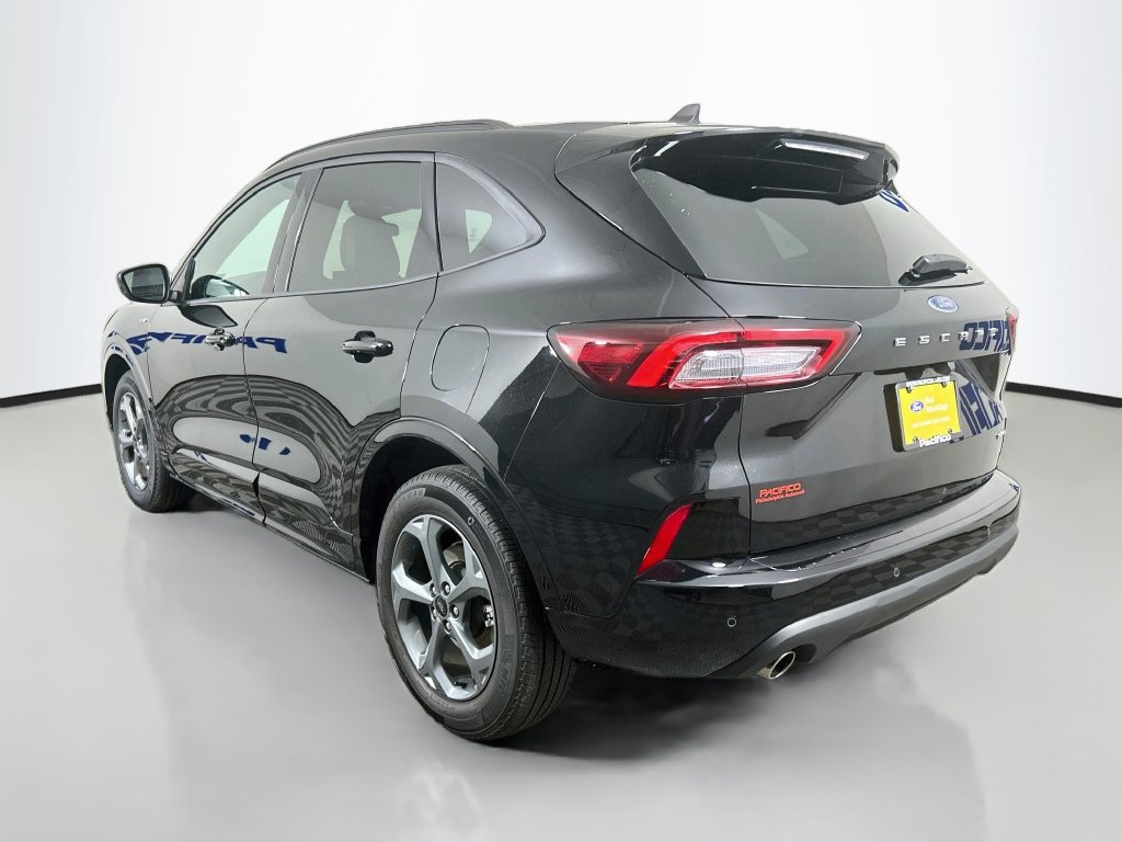 Certified 2023 Ford Escape ST-Line w/ Tech Pack #1 AWD/4WD image 5