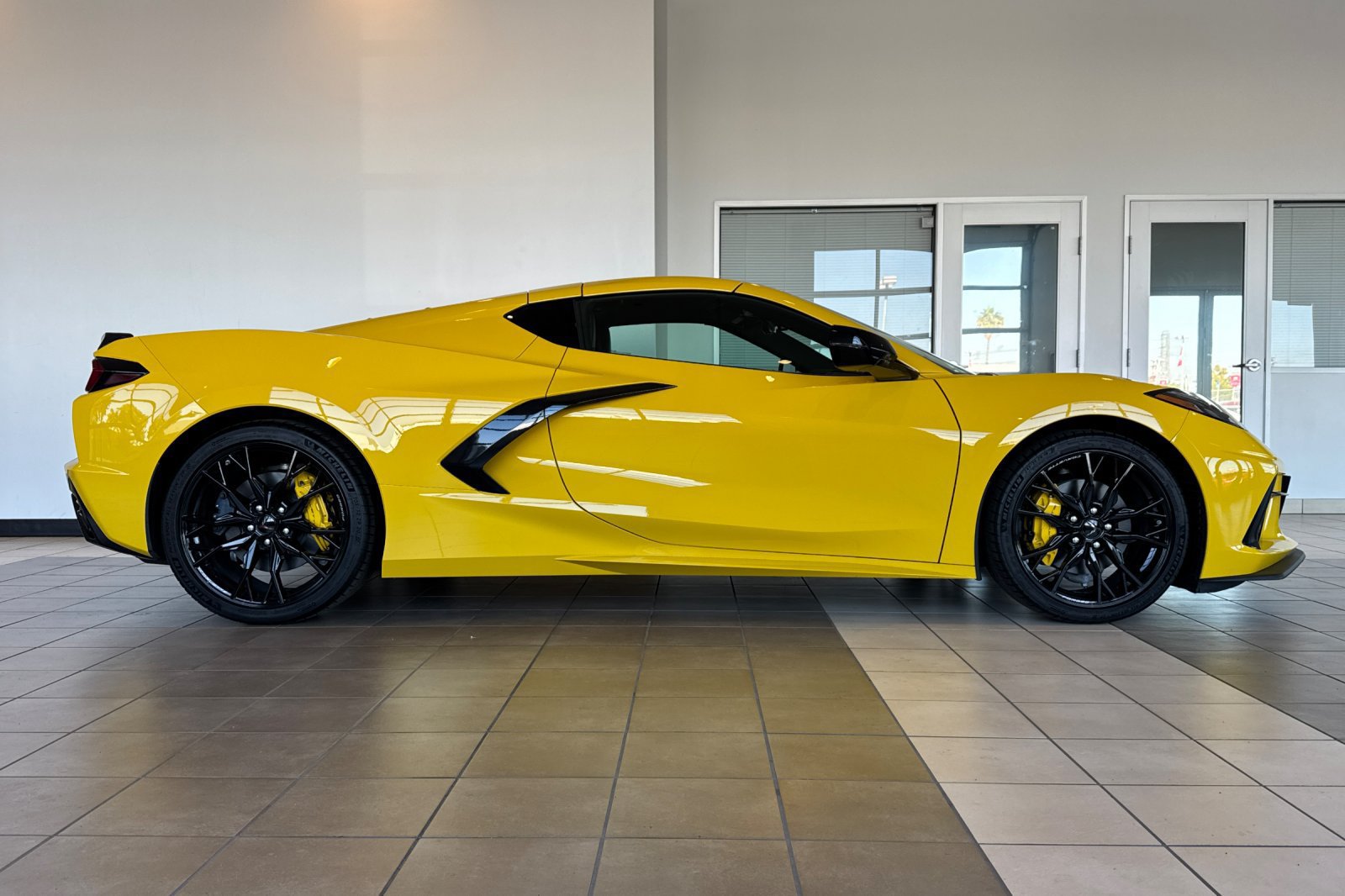 Used 2025 Chevrolet Corvette Stingray Coupe w/ 1LT RWD image 3