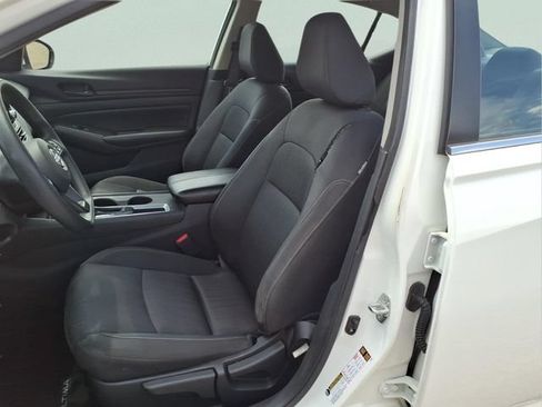 Used 2023 Nissan Altima 2.5 S FWD image 12