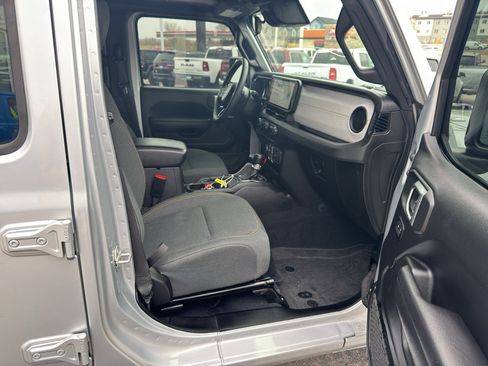 Used 2024 Jeep Wrangler Sport S image 10