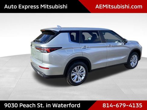 New 2026 Mitsubishi Outlander ES AWD/4WD image 7