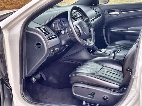 Used 2018 Chrysler 300 S image 3