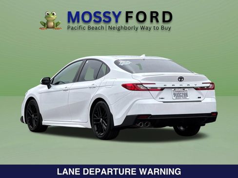 Used 2025 Toyota Camry SE w/ Multimedia Upgrade Package FWD image 8