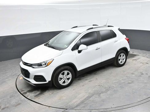 Used 2019 Chevrolet Trax LT w/ LT Convenience Package FWD image 31