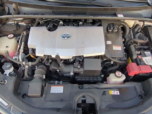 Used 2020 Toyota Prius XLE image 24