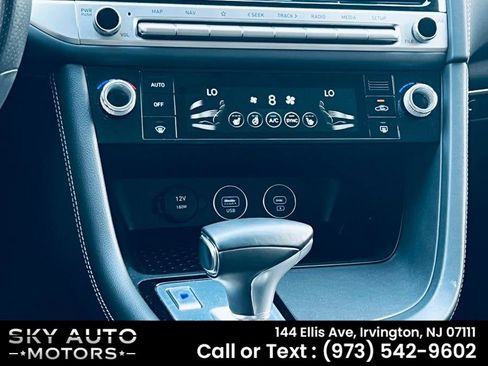 Used 2025 Genesis G70 2.5T AWD/4WD image 17