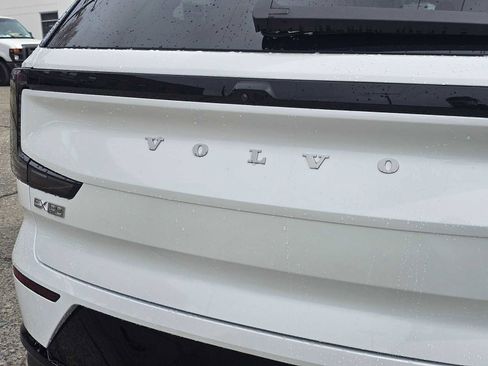 New 2025 Volvo EX90 Ultra AWD/4WD image 16