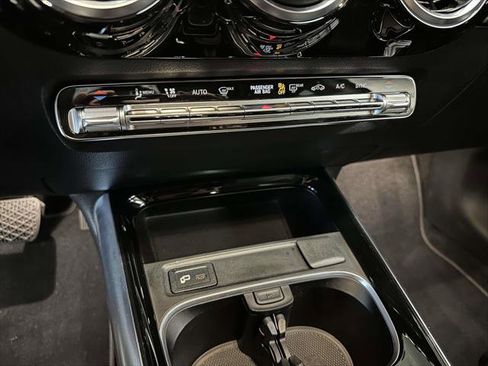 Used 2022 Mercedes-Benz GLA 250 4MATIC image 27