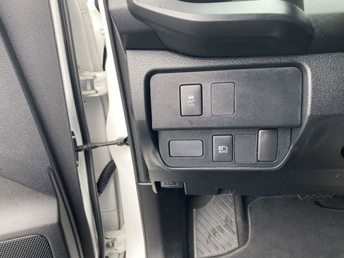 Used 2021 Toyota Tacoma SR w/ SX Package RWD image 18