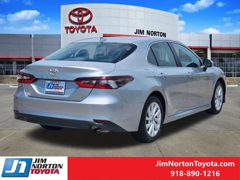 Used 2024 Toyota Camry LE FWD image 5