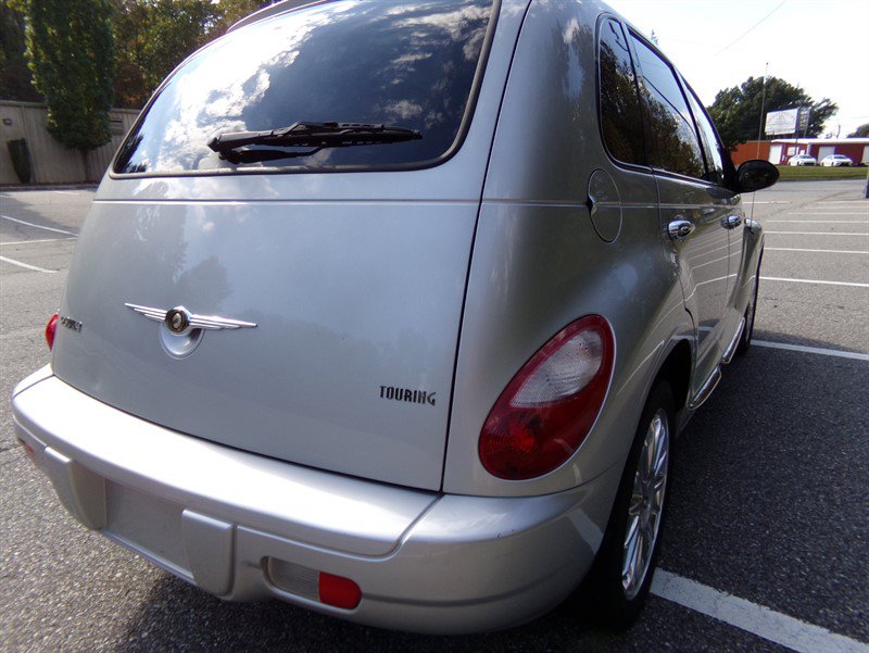 Used 2008 Chrysler PT Cruiser Touring FWD image 7