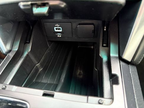 Used 2016 Ford Explorer Platinum AWD/4WD image 35