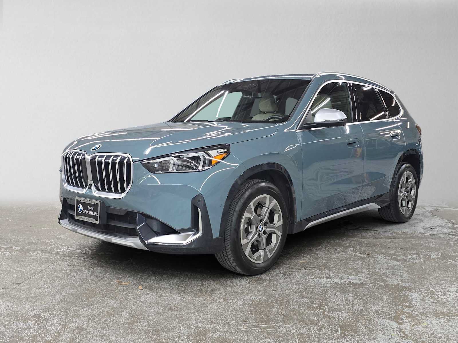 Used 2023 BMW X1 xDrive28i w/ Premium Package AWD/4WD image 7