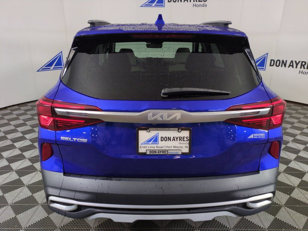 Used 2023 Kia Seltos EX AWD/4WD image 4