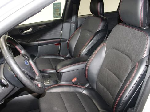 Used 2025 Ford Escape ST-Line FWD image 13