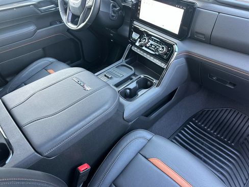 Used 2025 GMC Sierra 3500 AT4 w/ AT4 Premium Plus Package AWD/4WD image 16