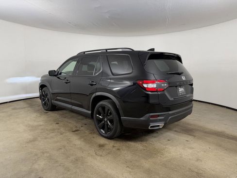 Used 2025 Honda Pilot Black Edition image 11