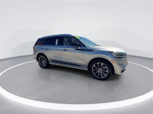 Used 2023 Lincoln Aviator Grand Touring image 2