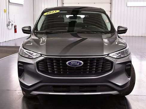 Used 2023 Ford Escape Active w/ Tech Pack #2 AWD/4WD image 2