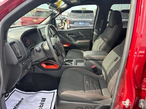 Used 2025 Nissan Frontier PRO-4X AWD/4WD image 18