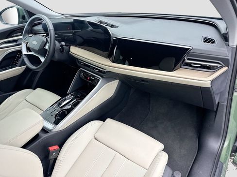 Certified 2025 Audi Q5 Premium w/ Premium Plus AWD/4WD image 17
