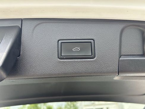 Used 2023 Volkswagen Atlas SE w/ Panoramic Sunroof Package FWD image 29