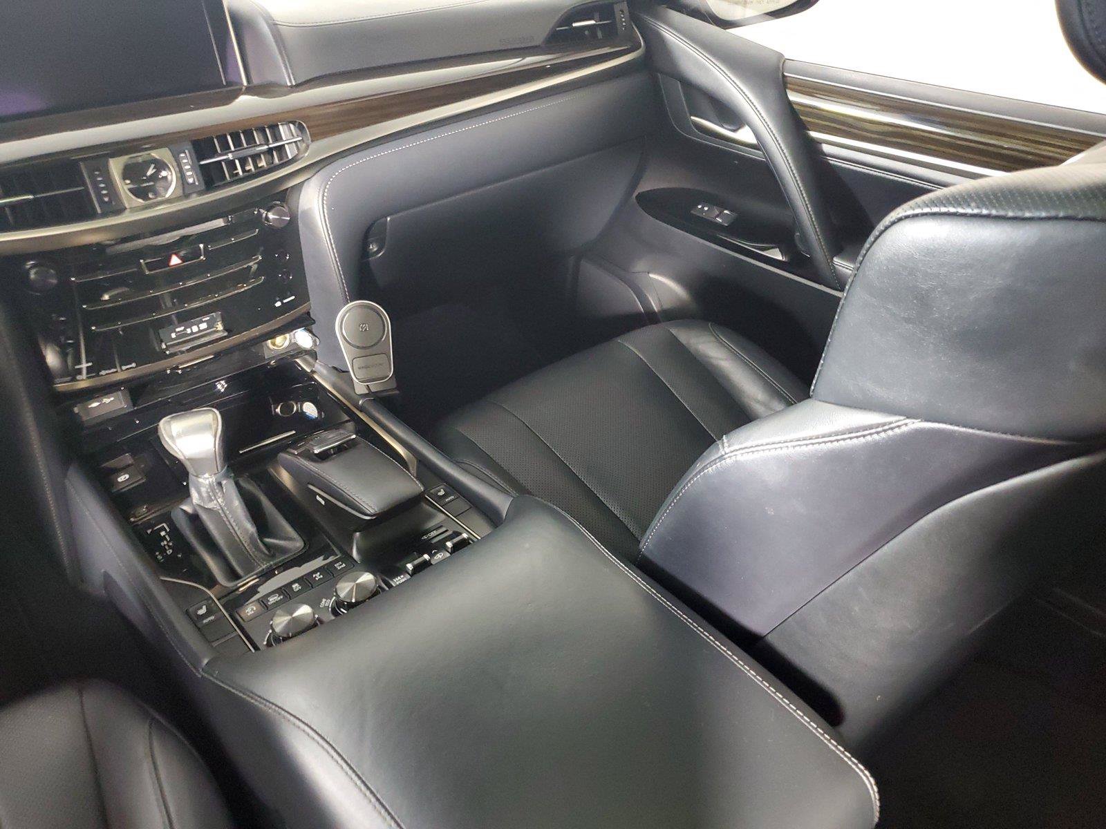 Used 2018 Lexus LX 570 4WD image 17