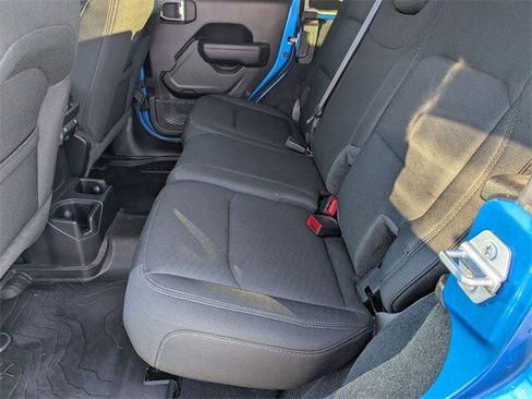 Used 2022 Jeep Wrangler Unlimited Sport image 15