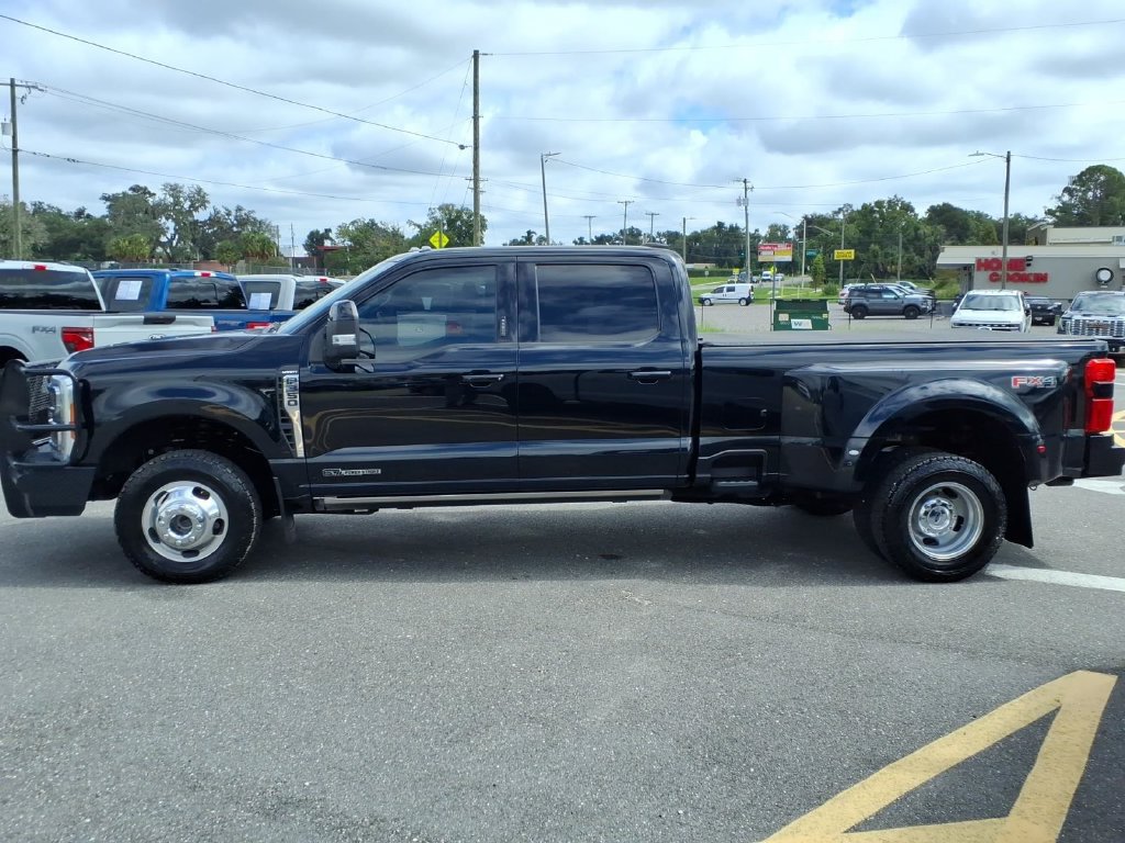 Used 2023 Ford F350 Lariat w/ FX4 Off-Road Package AWD/4WD image 4