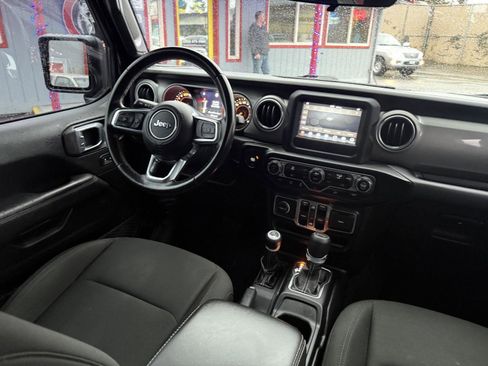 Used 2020 Jeep Wrangler Unlimited Sahara image 19